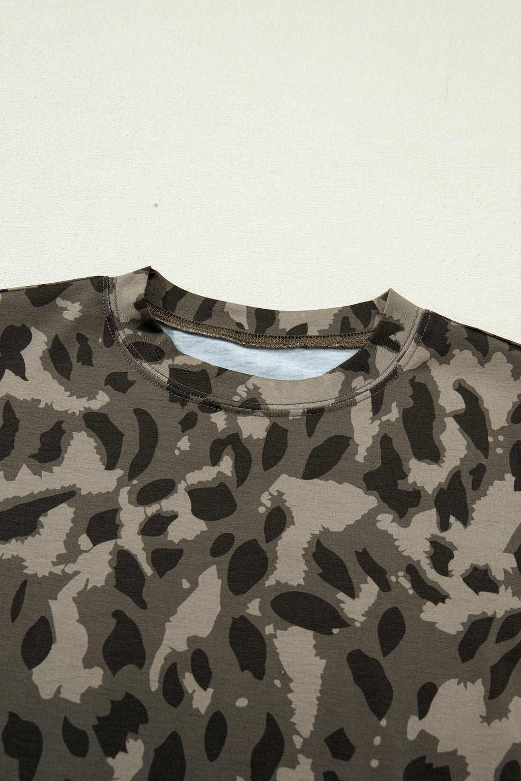 Brown Retro Leopard Print Mock Neck Slim Tee